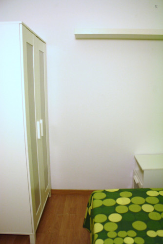 ROOM 4 - Practical single bedroom near the EU Business School Barcelona  - Gallery -  2