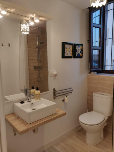 Bright corner studio in El Cabanyal