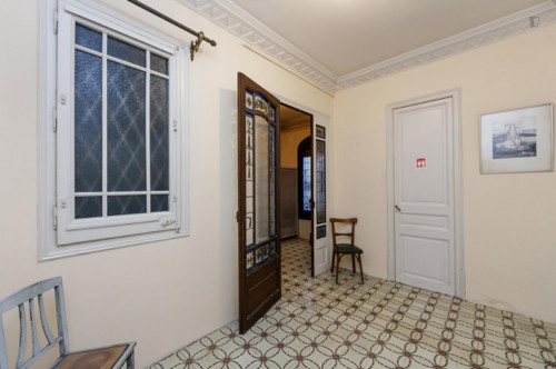 Homely double bedroom near the Arc de Triomf metro - Gallery - 4