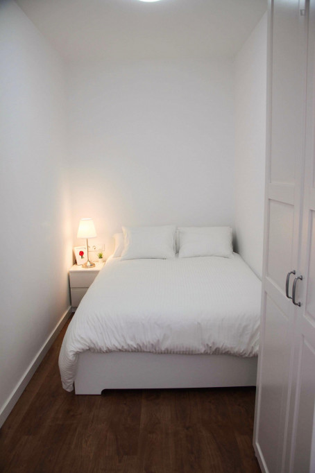 Double bedroom in 3-bedroom apartment