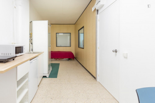 Restful single bedroom with a shower and mini-kitchen, in El Poblenou  - Gallery -  2