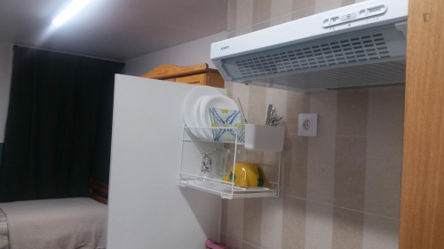 Homely and cosy studio in L'Hospitalet de Llobregat - Gallery - 10