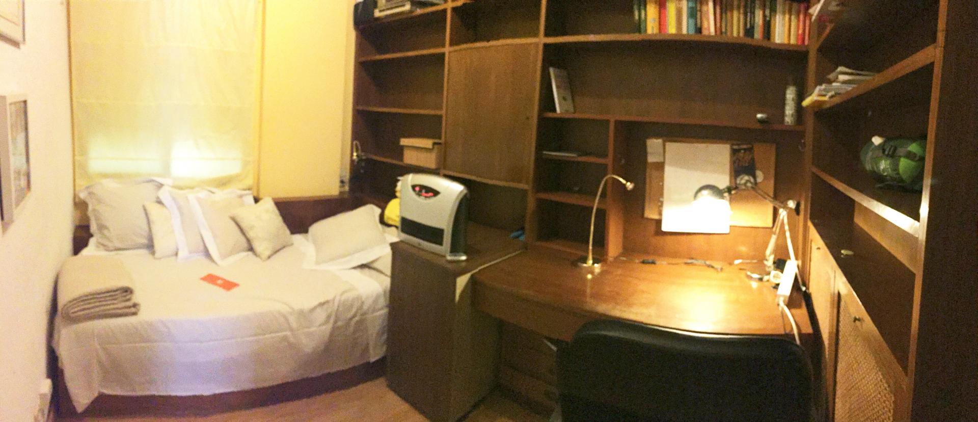 Cosy single bedroom in a 4-bedroom aparment, close to Universitat Politècnica de Catalunya