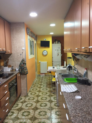 Cosy single bedroom in a 4-bedroom aparment, close to Universitat Politècnica de Catalunya  - Gallery -  3
