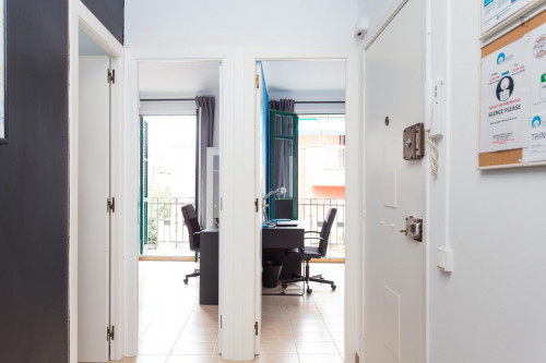 Welcoming and neat single bedroom near the Poble-sec metro - Gallery - 3