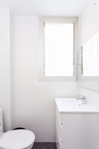 Welcoming and neat single bedroom near the Poble-sec metro - Gallery - 6
