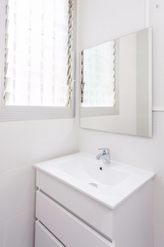 Welcoming and neat single bedroom near the Poble-sec metro - Gallery - 5