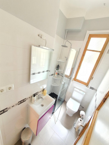 XXL Double Room in a 5-room apartment right in Madrid center, GREAT LOCATION! - Gallery - 7