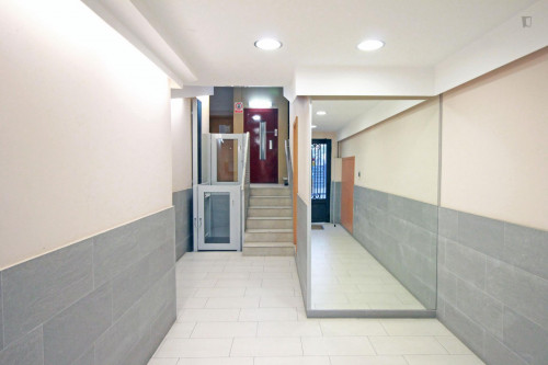 Really neat single bedroom near the Marina metro