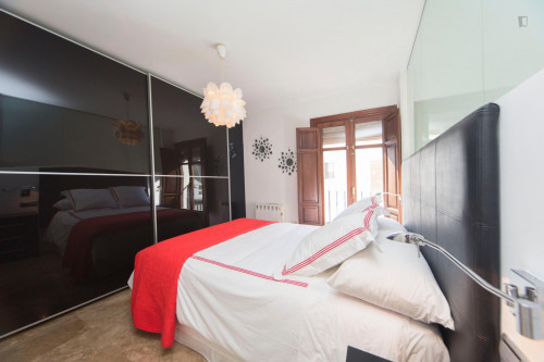 1-Bedroom Apartment Near Palacio Dar-Al-Horra - 1