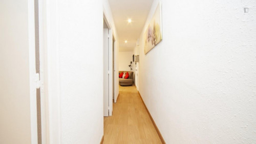 Welcoming single bedroom near the Santa Eulàlia metro - Gallery - 11