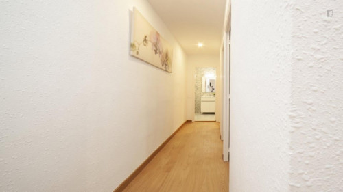 Welcoming single bedroom near the Santa Eulàlia metro - Gallery - 12