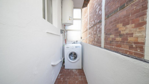 Welcoming single bedroom near the Santa Eulàlia metro - Gallery - 13