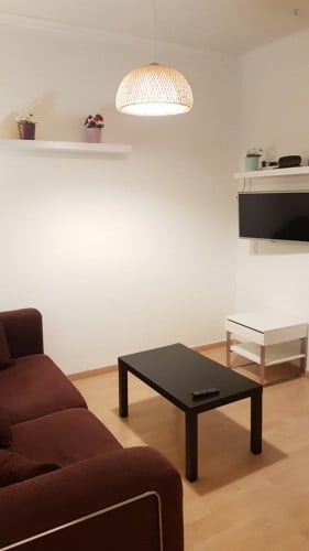 Lovely single bedroom in a 7-bedroom apartment