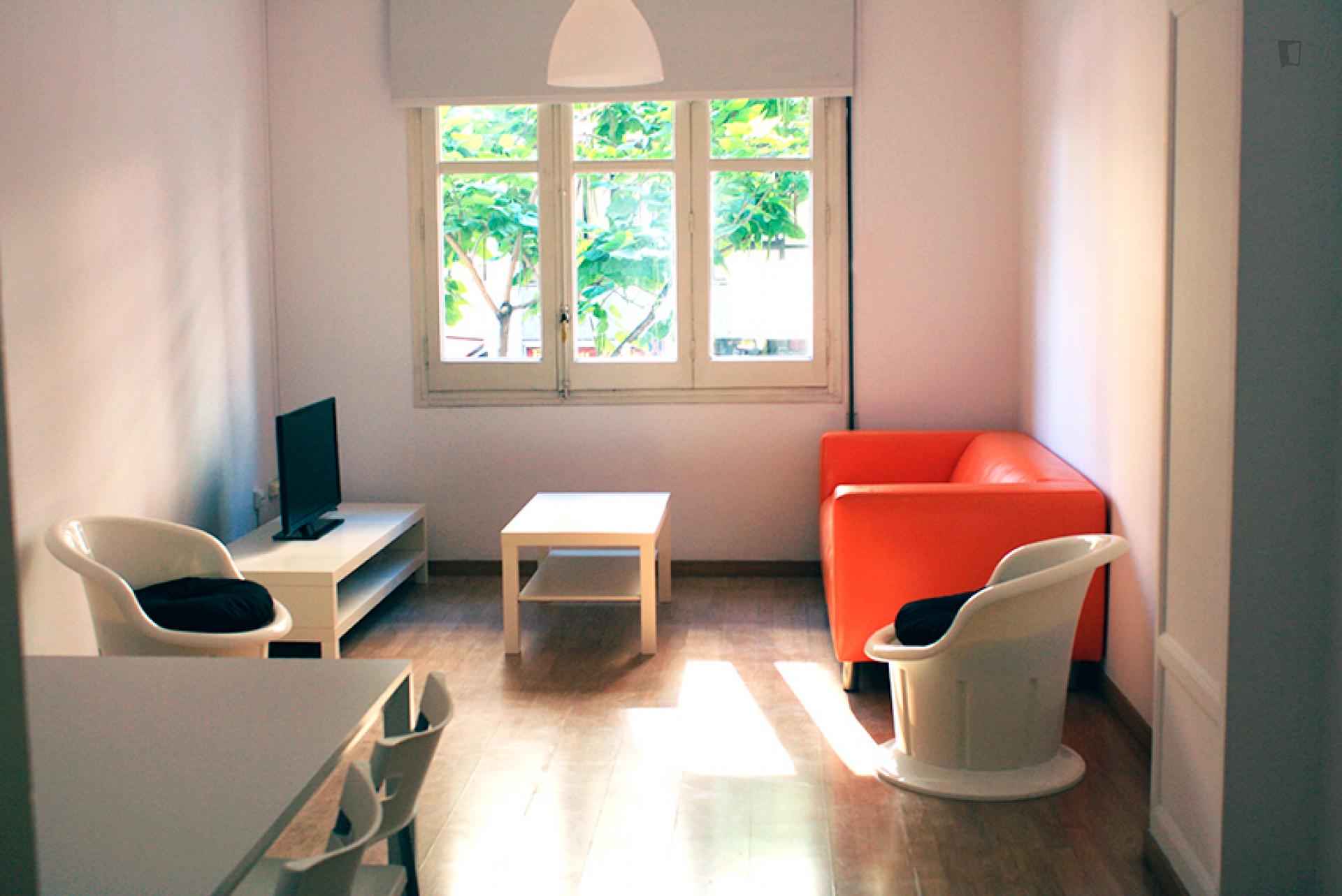 ROOM 1 - Lovely double bedroom in a 5-bedroom flat in Gràcia