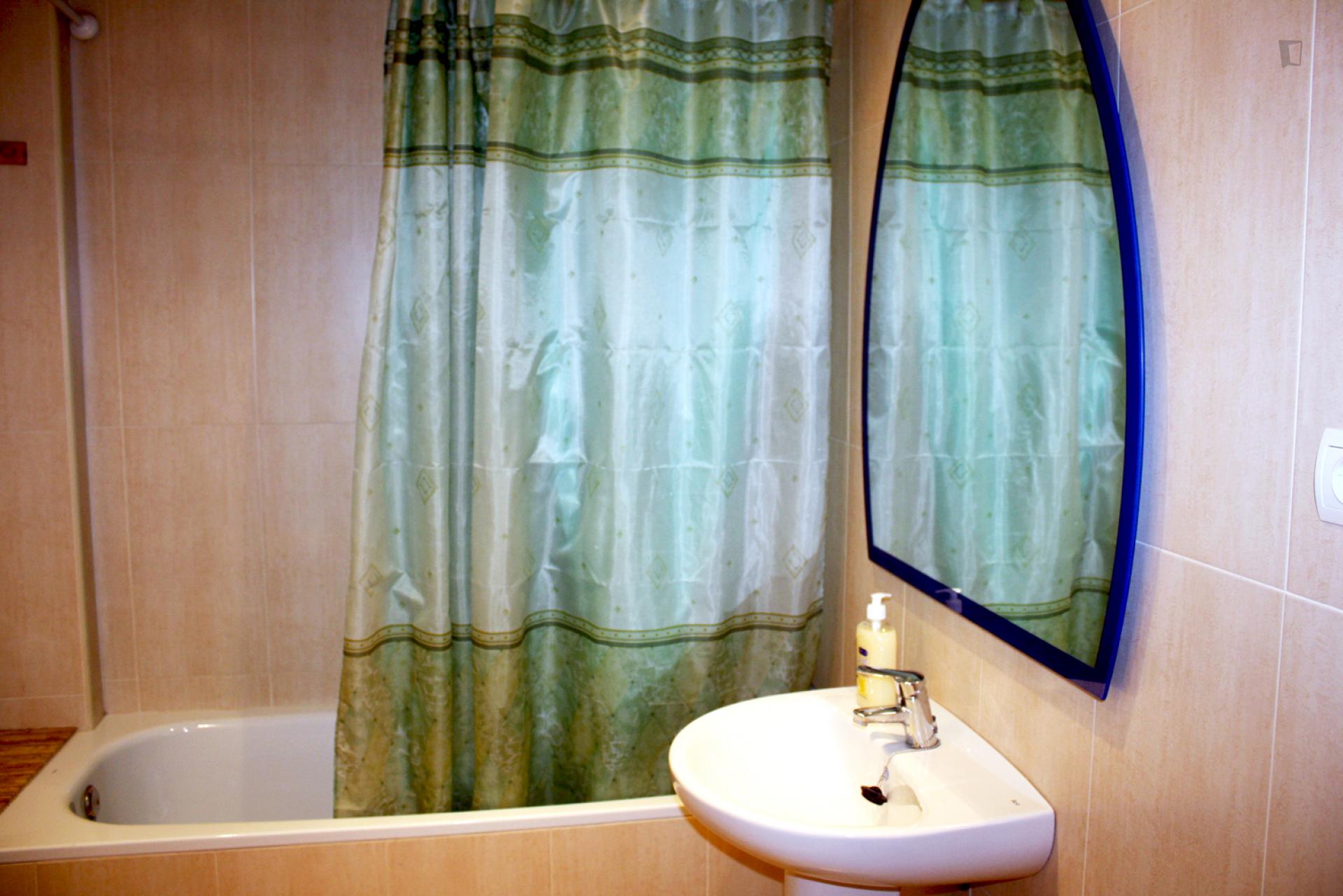 Pleasant double bedroom in the centre of Barcelona