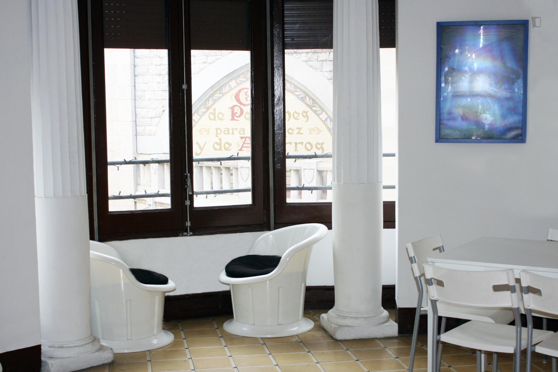 Pleasant double bedroom in the centre of Barcelona