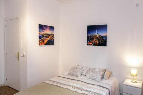 Modern double bedroom close de Parc del Turó  - Gallery -  1
