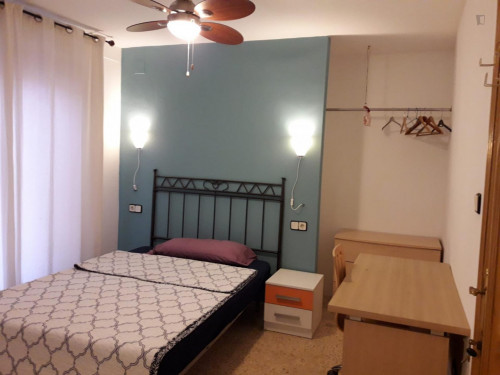 Double bedroom, with private bathroom and balcony, in 4-bedroom house