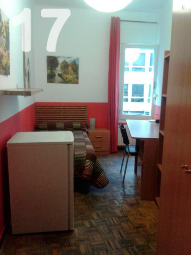 Charming single bedroom in centre