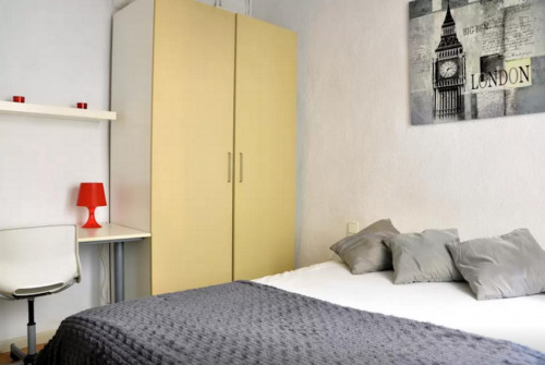 Comfortable double bedroom in El raval