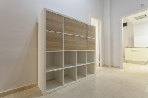 Snug double bedroom near Plaça de la Mare de Déu