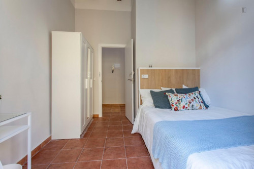 Chic double bedroom near Plaça de la Mare de Déu - Gallery - 22