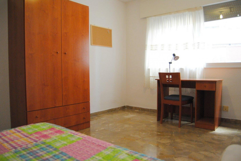 Charming single bedroom in pleasant Plaza Toros-Doctores San Lázaro neighbourhoo