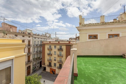 Fantastic double bedroom near Plaça de la Mare de Déu