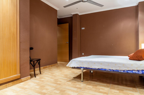 Cool 3-bedroom apartment in seaside Poblats Marítims - Gallery - 9