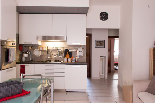 Single bed in a twin bedroom in Sesto San Giovanni - Gallery - 44