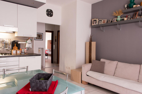 Single bed in a twin bedroom in Sesto San Giovanni - Gallery - 39