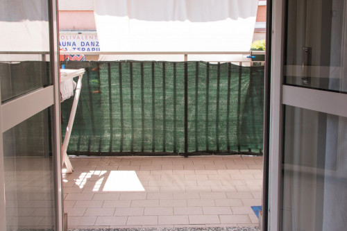 Single bed in a twin bedroom in Sesto San Giovanni - Gallery - 40