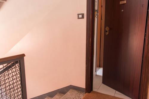 Single bed in a twin bedroom in Sesto San Giovanni - Gallery - 22