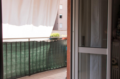 Single bed in a twin bedroom in Sesto San Giovanni - Gallery - 41