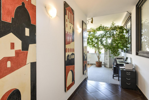 Cosy Apartment in Trastevere Avenue near the Universities and the John Cabot University, close to public transport and railway station