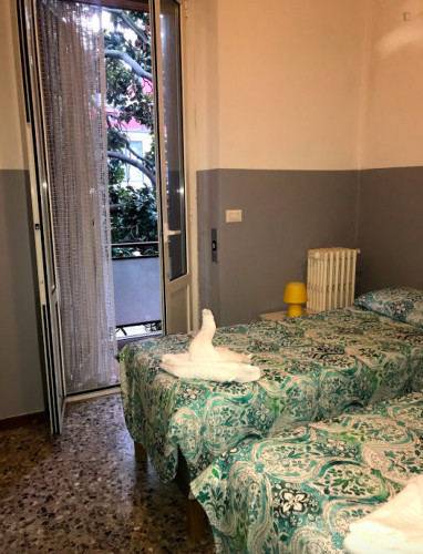 Twin bedroom in a 3-bedrooms flat near Villa San Giovanni  - Gallery -  3