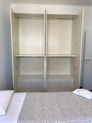 Twin room with private kitchen in 3-bedrooms apartment - Gallery - 12