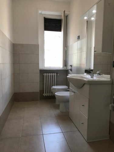Twin room with private kitchen in 3-bedrooms apartment - Gallery - 11