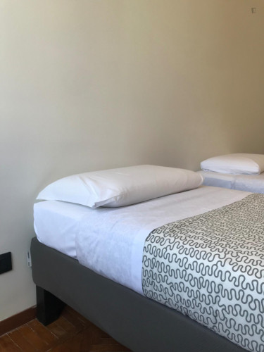 Twin room with private kitchen in 3-bedrooms apartment - Gallery - 16