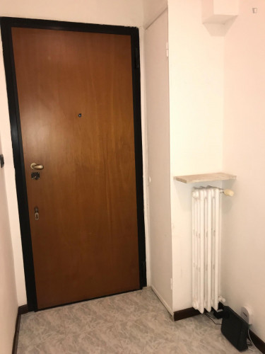 Twin room with private kitchen in 3-bedrooms apartment - Gallery - 2