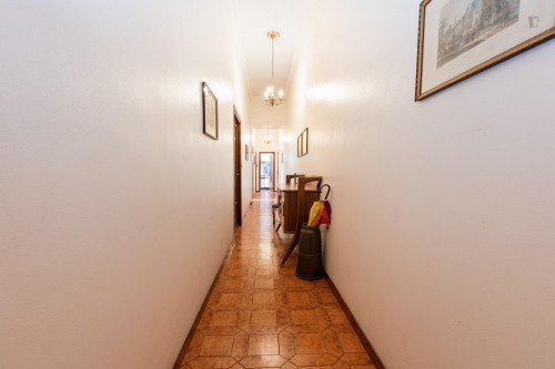 Large double bedroom near the Piramide metro - Gallery - 8