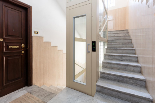 Large double bedroom near the Piramide metro - Gallery - 9