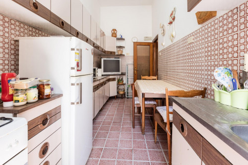 Large double bedroom near the Piramide metro - Gallery - 5