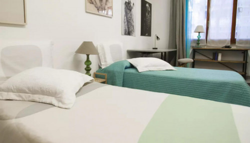 Welcoming twin bedroom in Appio Claudio Neighborhood  - Gallery -  3