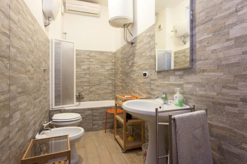 2-Bedroom apartment near Manzoni metro station  - Gallery -  3