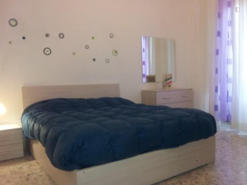 Cozy double bedroom in a 3-bedroom apartment near Giardino di Boboli  - Gallery -  1