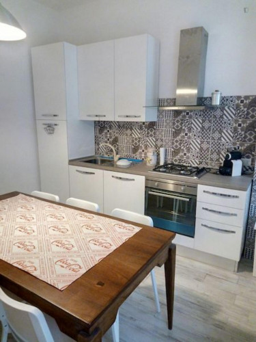 Spacious double bedroom in Novoli area - Gallery - 17