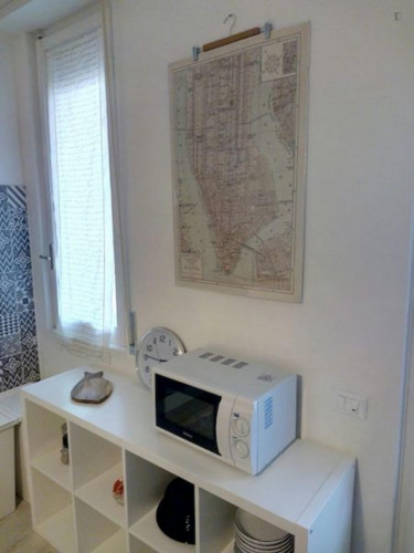 Spacious double bedroom in Novoli area - Gallery - 14