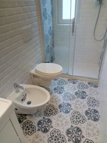 Spacious double bedroom in Novoli area - Gallery - 7